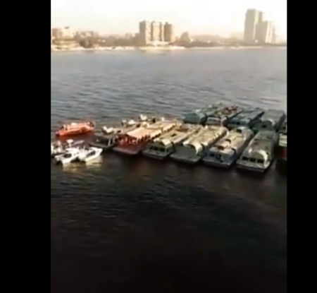 سقوط حافلة من فوق كوبري في نهر النيل ومصرع ركابها 